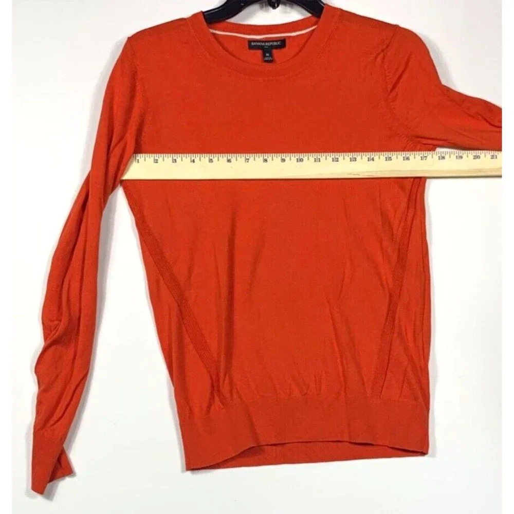 Banana Republic Red Sweater Womens Medium Lightweight Crew Neck Long Sleeve